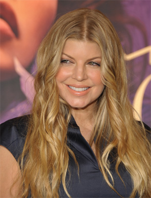 blonde hair color. Which haircolor makes Fergie